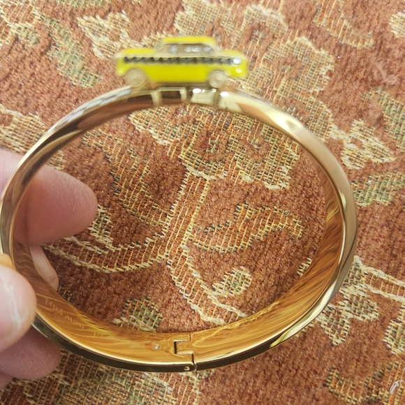 New York Minute Taxi Hinge Bangle - Picture 6 of 7